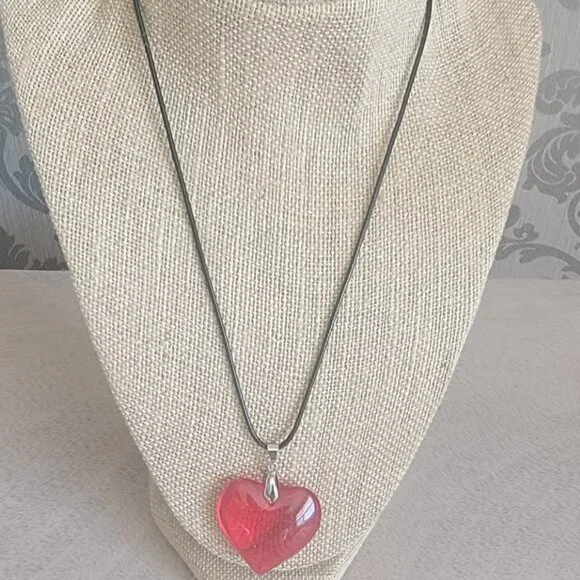 Red Heart Necklace - Picture 1 of 5